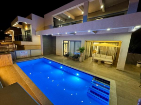 וילה אליטה בריכה מחוממת- ELITA VILLA heated pool